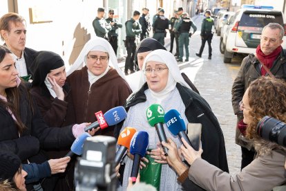 Imagen de la exabadesa a la salida de los juzgados.