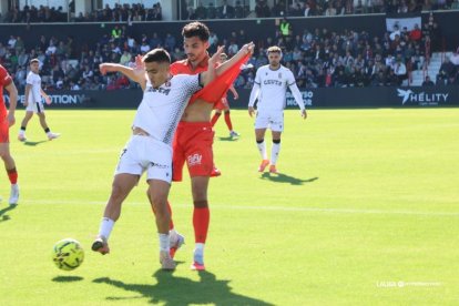 Imagen del partido entre el Ceuta y el Burgos CF.