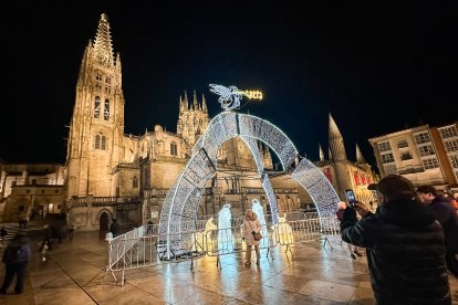 Imagen de la instalación ya iluminada.