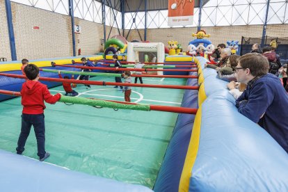 El PIN abría sus puertas hoy y los responsables prevén que pasarán por el polideportivo Javier Gómez entre 8.000 y 10.000 personas hasta el 5 de enero.