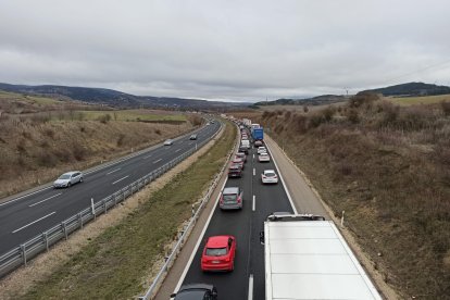 Retenciones en Monasterio de Rodilla en la AP-1.