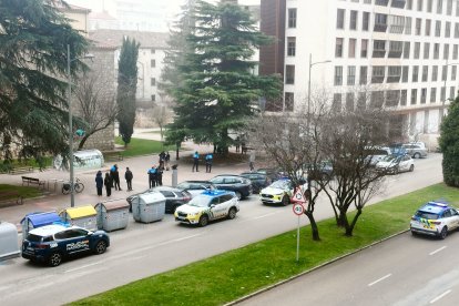 Intervención policial en las Bernardas a primera hora de la mañana del 1 de enero de 2026.