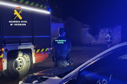 La Guardia Civil evita una tragedia en el incendio de una vivienda en Las Merindades.