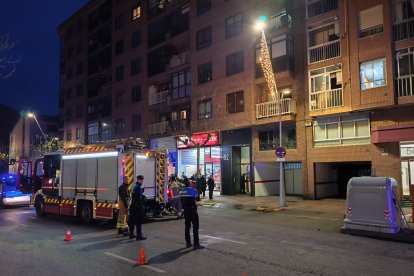 Explosión en una vivienda de la avenida de los Derechos Humanos.