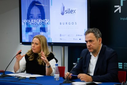 Instante de la presentación del encuentro que se desarrollará en el Fórum.