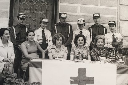 Cuestaciones en la fiesta de la banderita en la plaza del Trigo (septiembre de 1974)