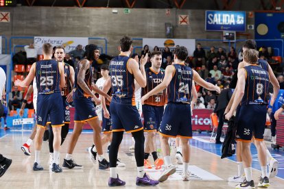 Tizona Burgos se reencuentra con la victoria tras un duelo muy igualado.