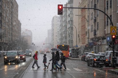 La borrasca Leonardo activa avisos de riesgo bajo por nieve y viento en Burgos.