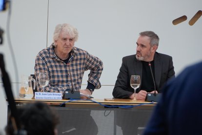 Juan Luis Arsuaga y Rodrigo Alonso en la presentación de la programación con la que el Museo de la Evolución inicia el año.