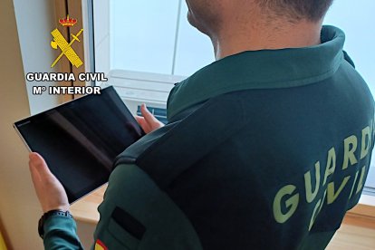 Imagen de la tablet recuperada por los agentes.