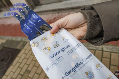 Gafas oficiales para contemplar el eclipse solar del 12 de agosto con seguridad.