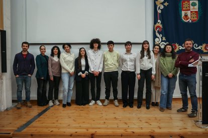 Seis estudiantes del IES Félix R. de la Fuente defendieron sus proyectos.