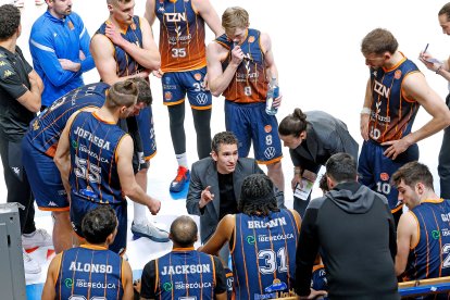 Los de Pombar remontaron antes del descanso y llegaron a mandar tras el paso por vestuarios, pero cedieron en el tramo decisivo.