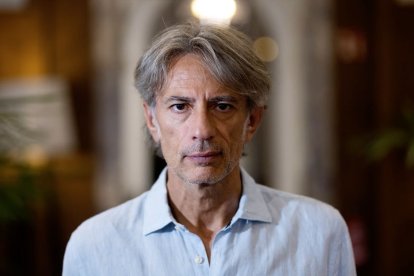 El escritor Juan Tallón presneta en Burgos 'Mil cosas'.