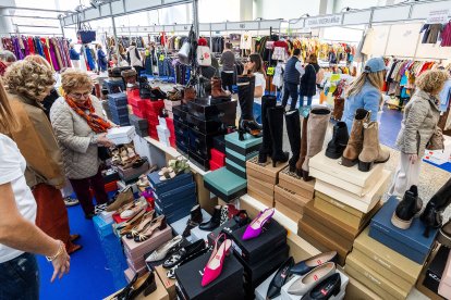 26 comercios del centro y Gamonal reúnen lo último de su stock en el Fórum Evolución.