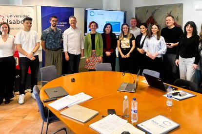 El lanzamiento oficial se celebró en Burgos, donde tuvo lugar la primera reunión de coordinación con la participación del Departamento de Relaciones Internacionales de la Universidad.