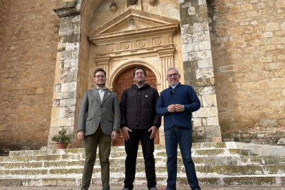 De izda a dcha, Antonio Linaje, Álvaro Eguiluz y Ángel Ceña en Langa de Duero (Soria).