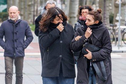 Carla, la hermana de Sergio Delgado, a las puertas del juzgado.