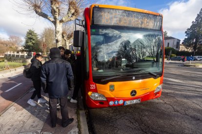 El proceso para seleccionar hasta 18 conductores de autobús urbano está a punto de terminar.