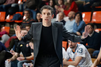 Denís Pombar durante el partido ante el Palencia en El Plantío, del que apeló a repetir la consistencia que el Tizona demostró en algunos momentos.