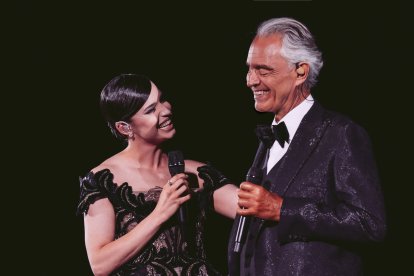 Archivo - Sofia Carson y Andrea Bocelli.