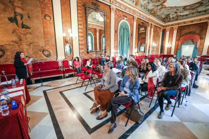 Instante de la celebración del Día Mundial del Trabajo Social que el colegio burgalés desarrolló en el Salón Rojo del Teatro Principal