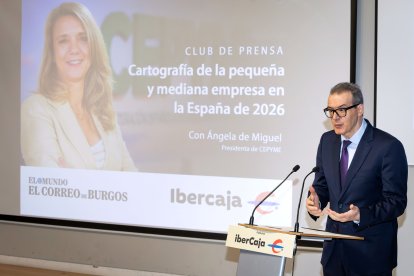 El director territorial de Ibercaja en Burgos, Guadalajara y la Rioja, José Ángel Pérez, durante su intervencion en el Club de Prensa El Mundo-Correo de Burgos.