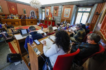 Un momento del Pleno ordinario del mes de marzo, en el que se habló de la liquidación del presupuesto de 2025.