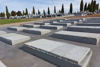 Nuevas sepulturas en el cementerio de Aranda