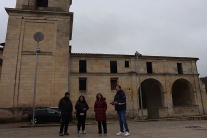 Imagen de los representantes del PSOE en Valpuesta.