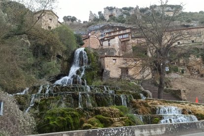 Imagen del cascada de Orbaneja del Castillo.