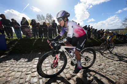 César Macías será uno de los sprinters morados en la clásica belga.