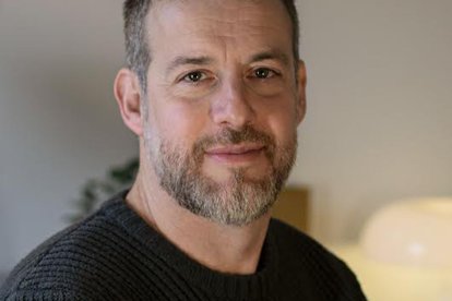 El escritor Adrián Pérez Avendaño.