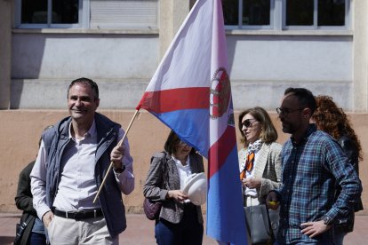 Abogados y procuradores de Ponferrada se concentran ante la sede del Instituto Nacional de la Seguridad Social, para reclamar el desbloqueo de la Proposición no de Ley para la pasarela al Régimen Especial de Trabajadores Autónomos, Reta.