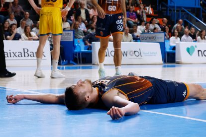 El acierto inicial y la solidez defensiva de Tizona no bastaron ante la reacción de un Estudiantes que fue creciendo con el paso de los minutos.