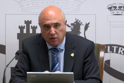 Jacinto Canales, durante la rueda de prensa de hoy.