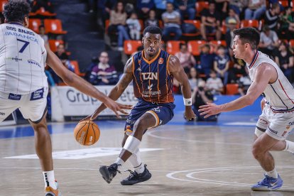 Imagen del partido entre Tizona y Obradoiro.