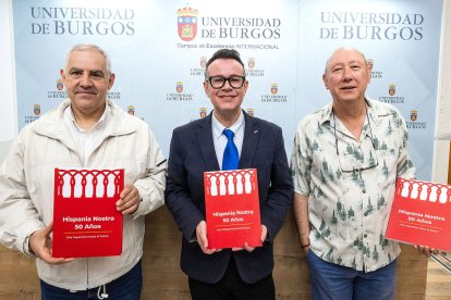 Carlos Pérez González, Delfín Ortega Sánchez y Carlos Díez Fernández-Lomana, en la presentación del libro.