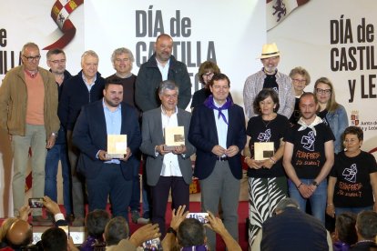 El presidente de la Junta, Alfonso Fernández Mañueco, durante el acto de entrega de los Premios de la Música Folk y Tradicional de Castilla y León 2026.