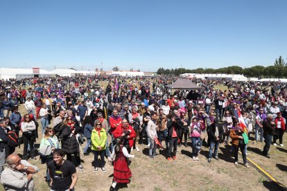 Archivo - Ambiente durante la festividad del Día de Castilla y León, a 23 de abril de 2024, en Villalar de los Comuneros, Valladolid.