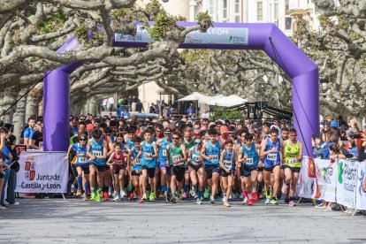 Carrera Solidaria por el Día de Castilla y León en Burgos.