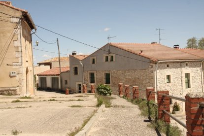 Una de las calles del municipio donde el Ayuntamiento ha puesto en marcha la adjudicación de una vivienda de alquiler social para atraer nuevos vecinos.