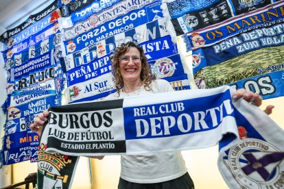 Rocío Villafruela regenta La Oficina, el bar donde se concentrar á  gran parte de la afición deportivista.