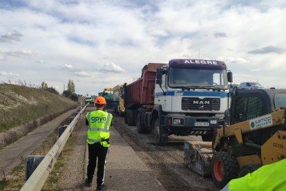 Obras para instalar firme sostenible en la BU-30.