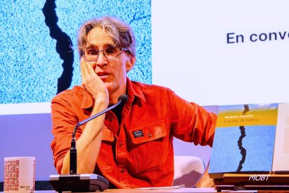 Rubén Abella presenta en Burgos 'Un día de fiebre'.