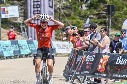 , Kastelijn lanzó un ataque definitivo a 1,2 kilómetros de meta que resultó inalcanzable.