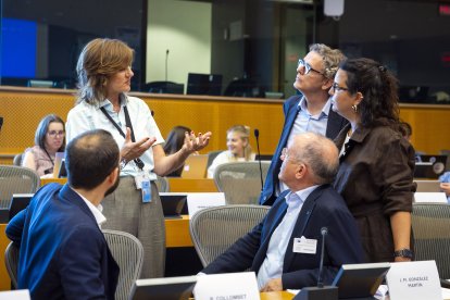 José Manuel González Martín y Sara González Moreno, doctores por la Universidad de Burgos, participan en la audiencia pública del Parlamento Europeo Housing Affordability in Times of High Energy Costs" (Asequibilidad de la vivienda en tiempos de altos costes energéticos).