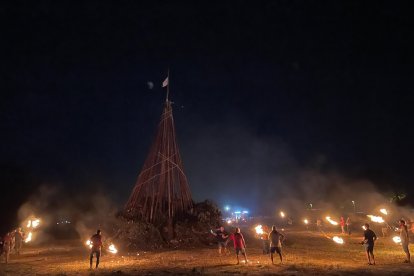 Imagen de la celebración de la Hoguera de San Juan.