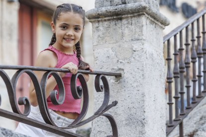 Valeria Lezcano, de 9 años, es la Reina Infantil de Burgos.