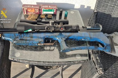 Arma incautada por la Guardia Civil en la operación 'Sariqatum Oris'.